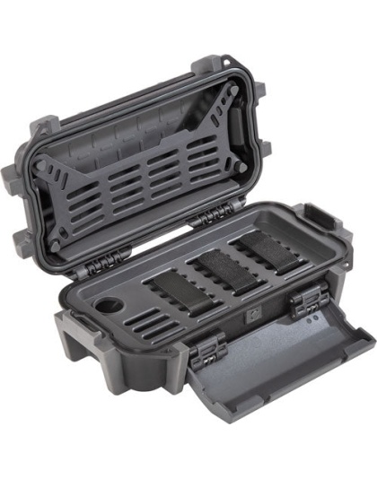 Pelican Ruck Case Medium R20 - W-divider Blk Id 7.1"x3.4"x2"<